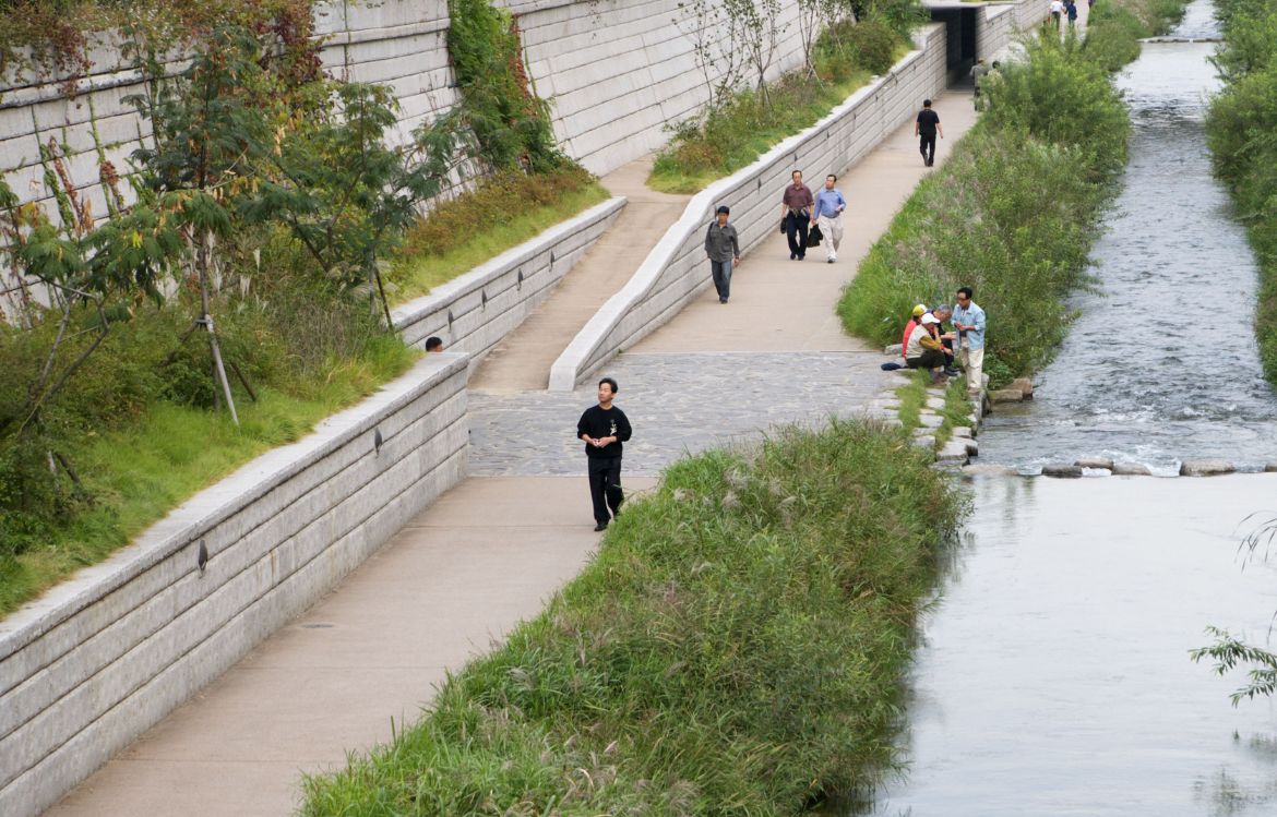 Les routes rafraîchissantes : limiter l’effet d’îlot de chaleur urbain grâce aux enrobés clairs